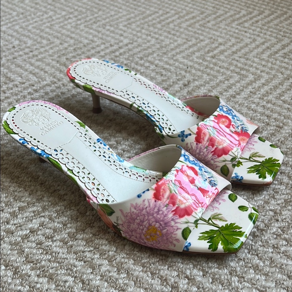 Vince Camuto White and Green Floral Kitten Heels